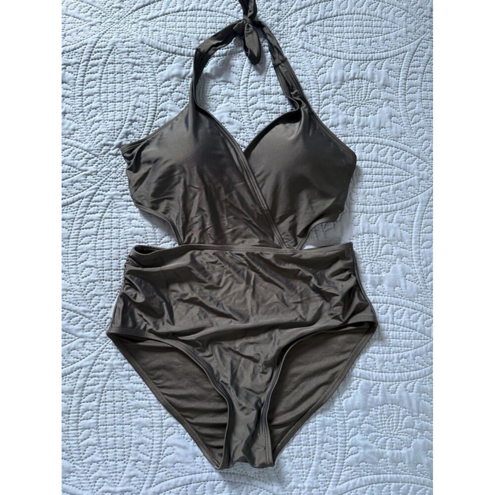 Stylish Halter One-Piece Swimsuit with Cutouts in Black
